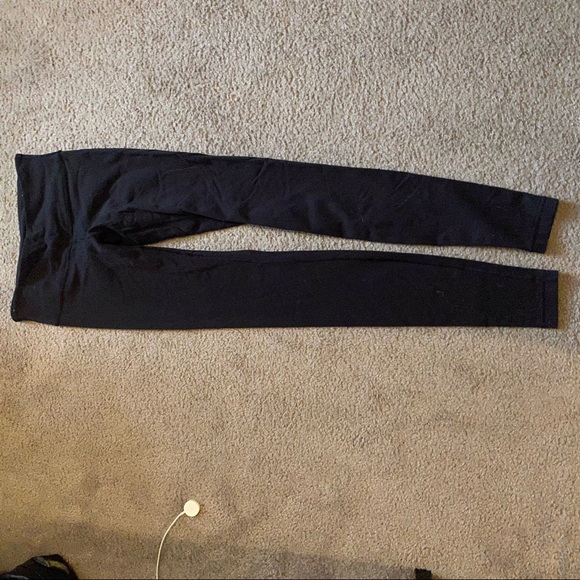 black lululemon wonder under - Picture 1 of 3